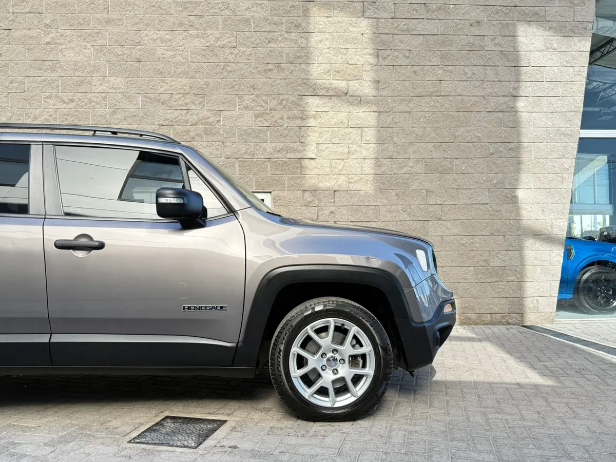 Mira esta publicación de Jeep Renegade 2021 en Motordil