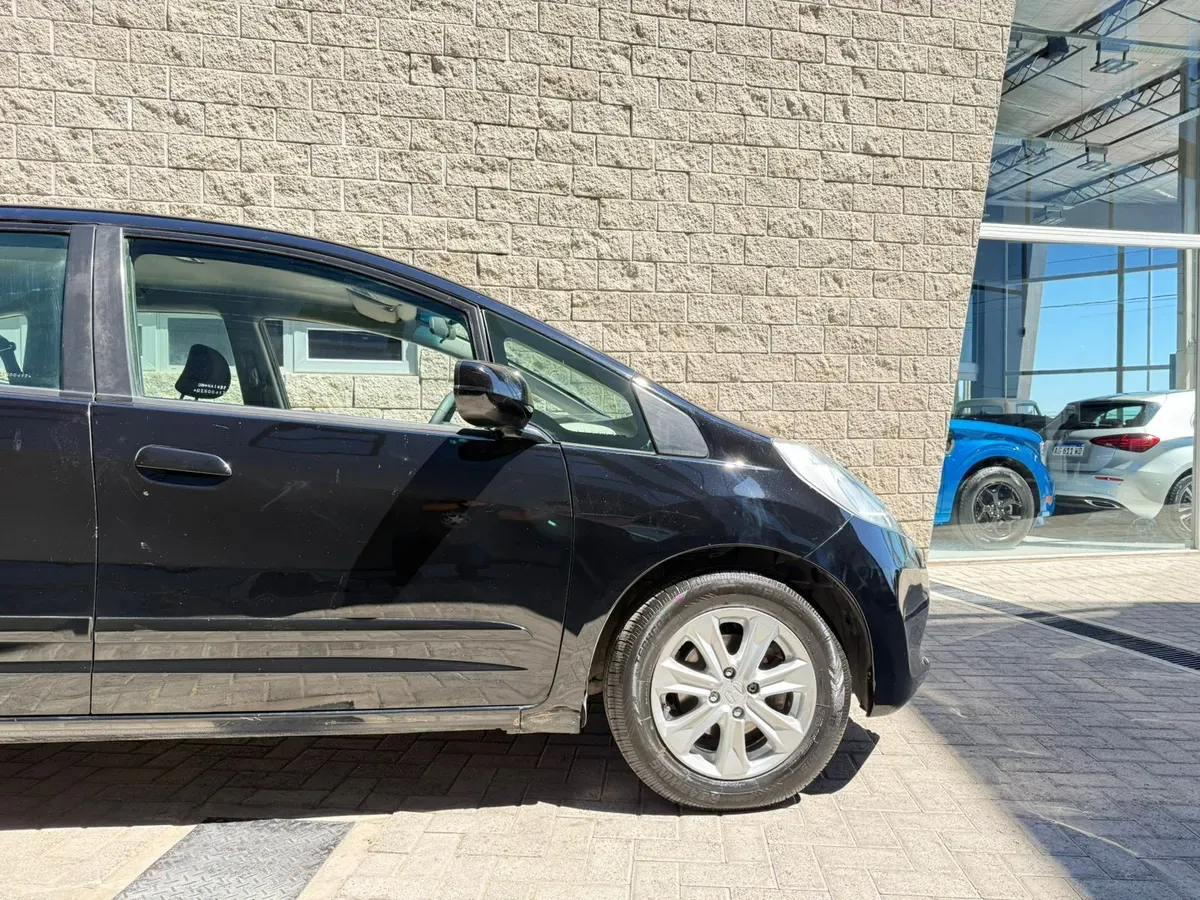 Mira esta publicación de Honda FIT 2013 en Motordil