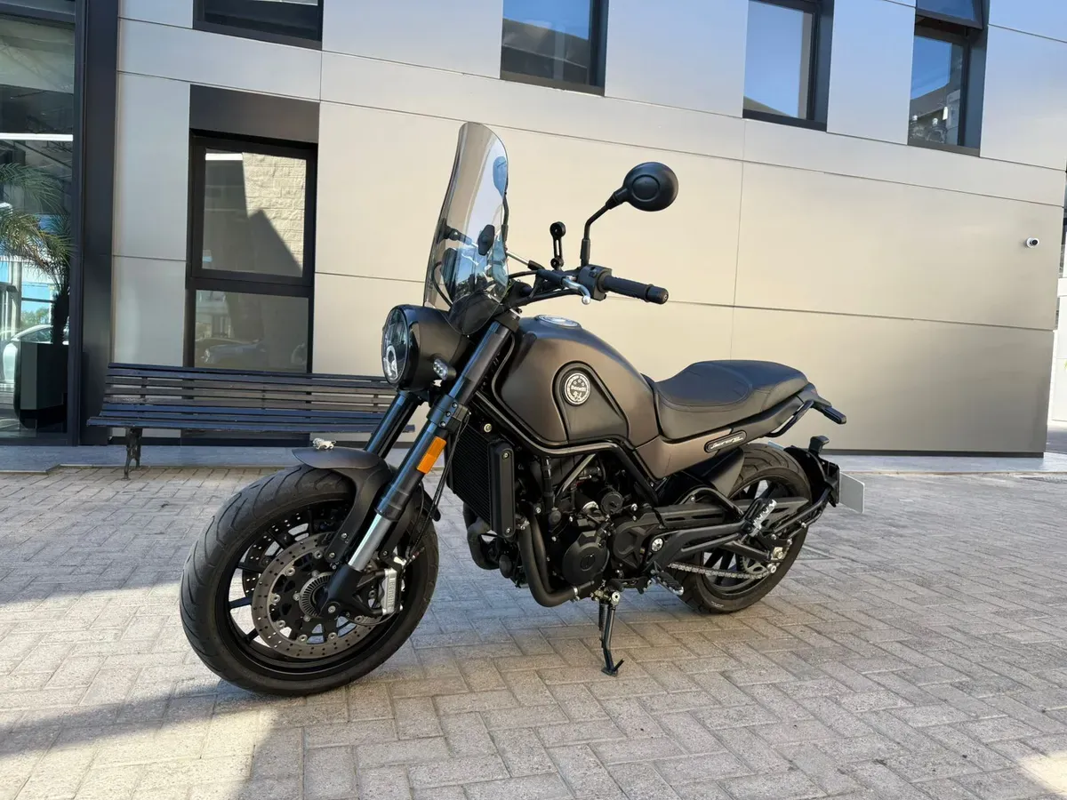 Mira esta publicación de Benelli Leoncino 500 2018 en Motordil