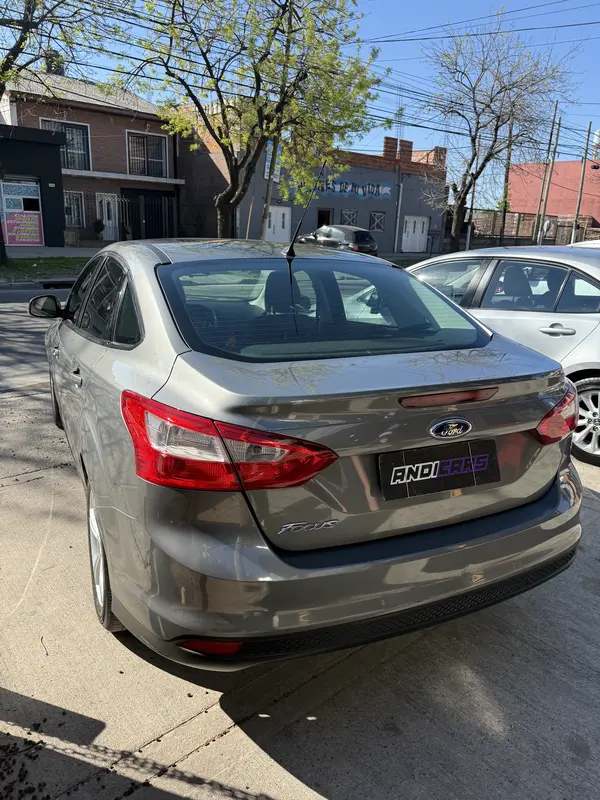 Mira esta publicación de Ford Focus 2014 en Motordil