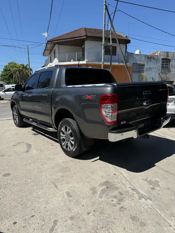 Mira esta publicación de Ford Ranger 2022 en Motordil
