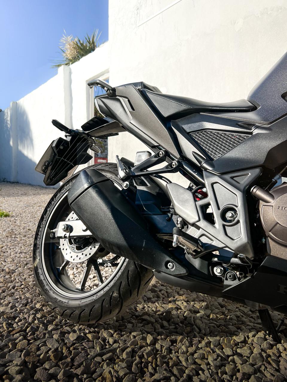 Mira esta publicación de Honda CB 300 2023 en Motordil