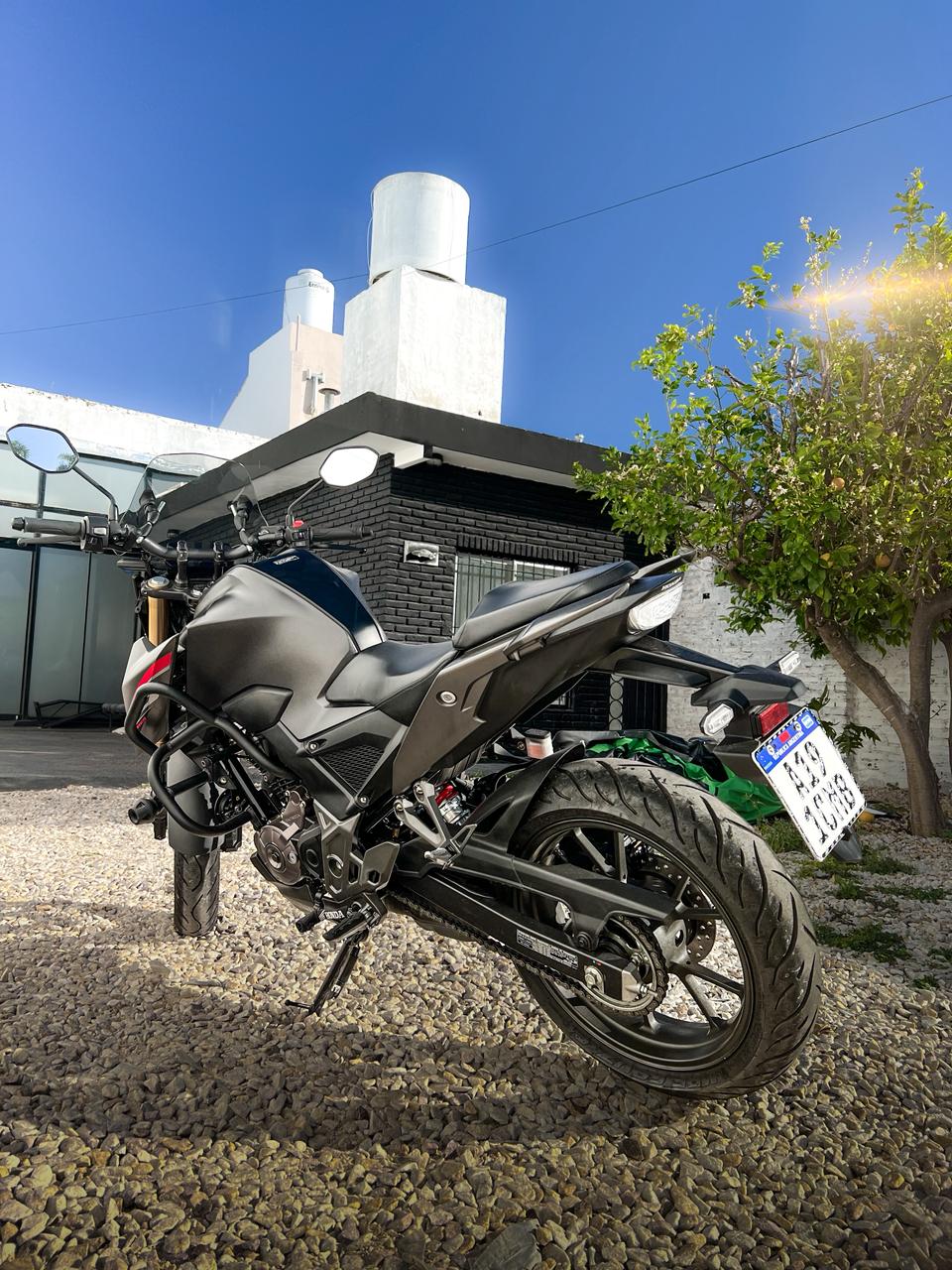 Mira esta publicación de Honda CB 300 2023 en Motordil