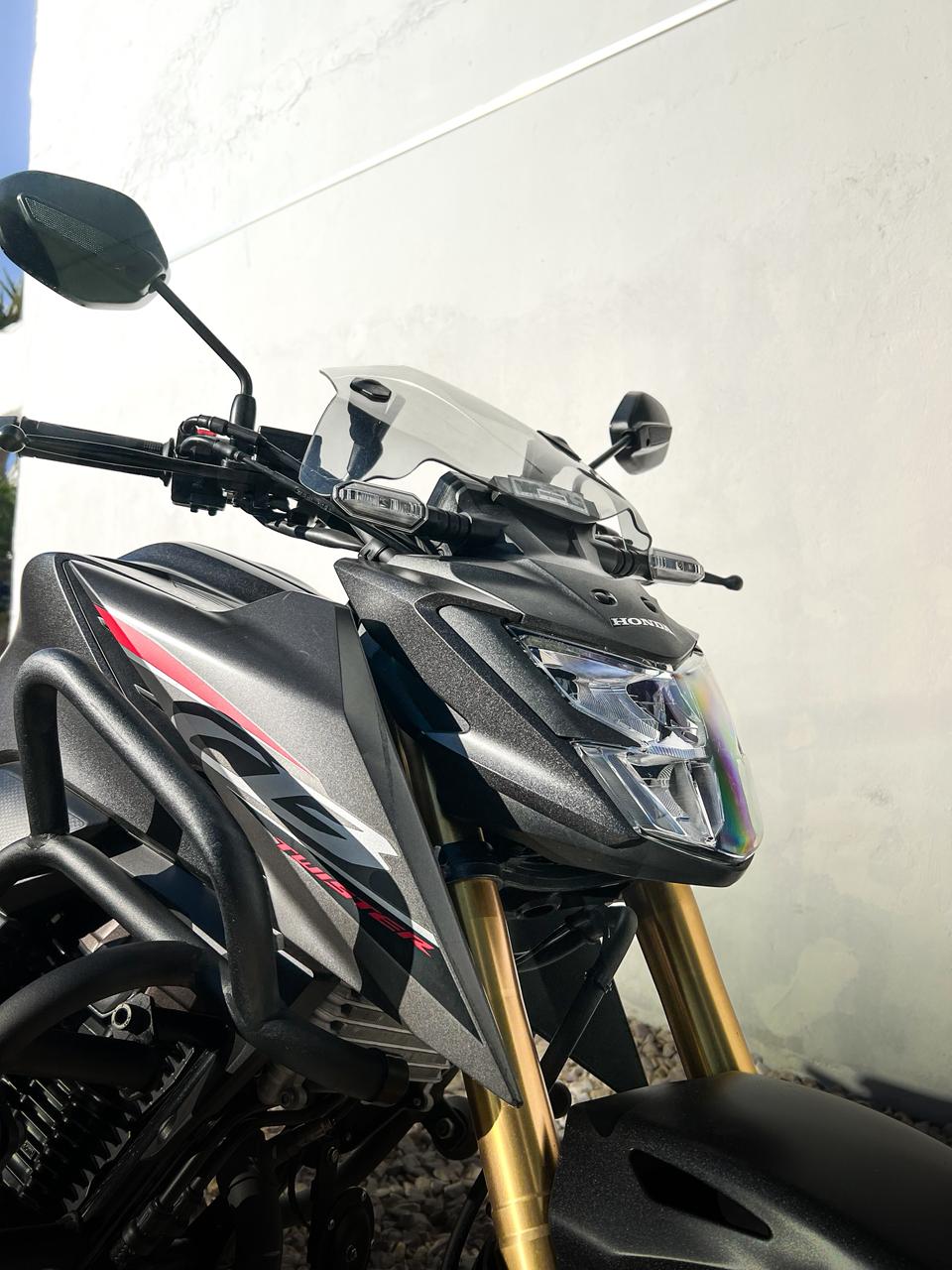 Mira esta publicación de Honda CB 300 2023 en Motordil