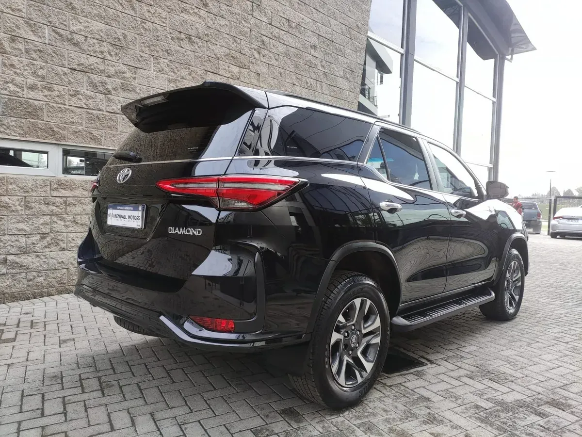 Mira esta publicación de Toyota SW4 2023 en Motordil