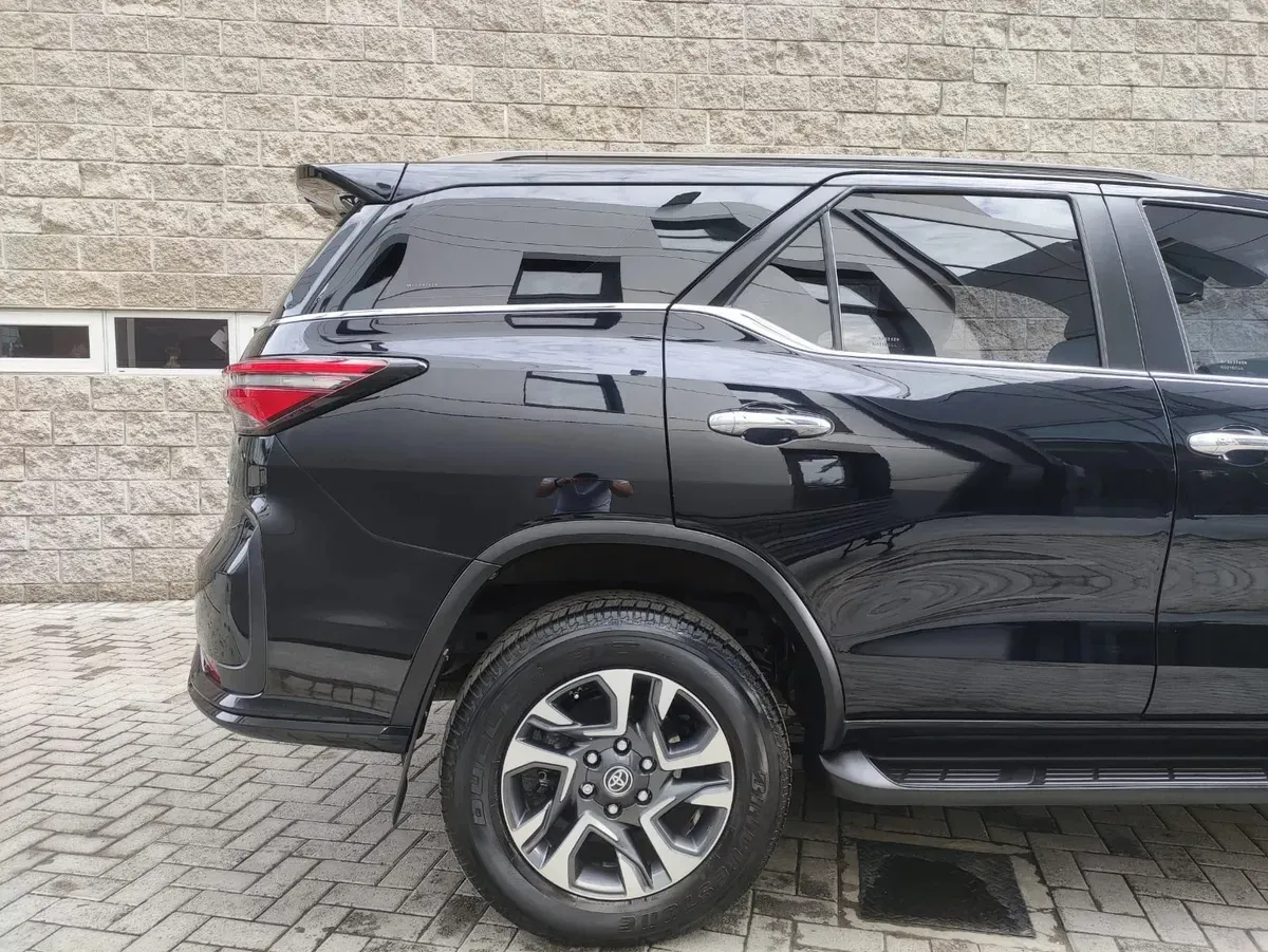 Mira esta publicación de Toyota SW4 2023 en Motordil