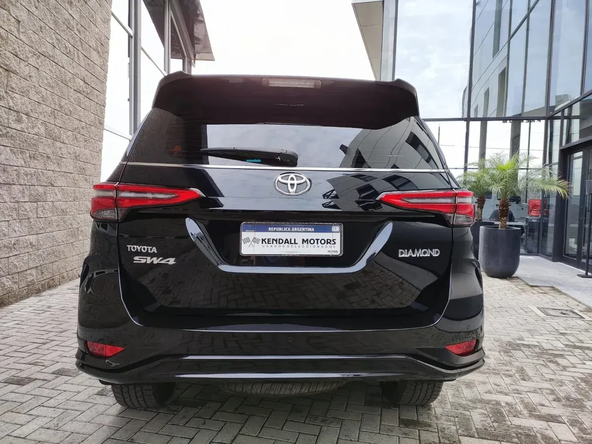 Mira esta publicación de Toyota SW4 2023 en Motordil