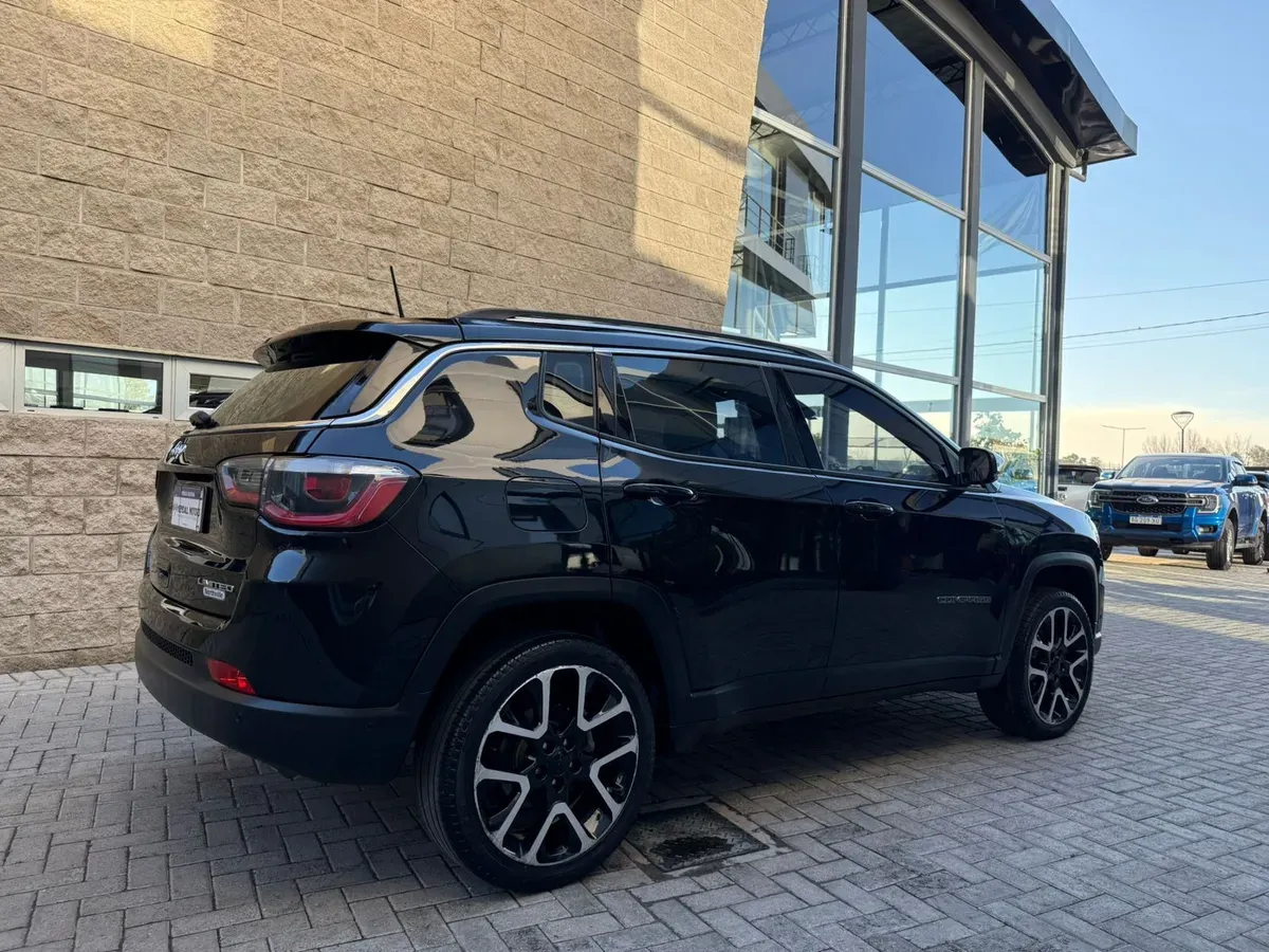 Mira esta publicación de Jeep Compass 2018 en Motordil