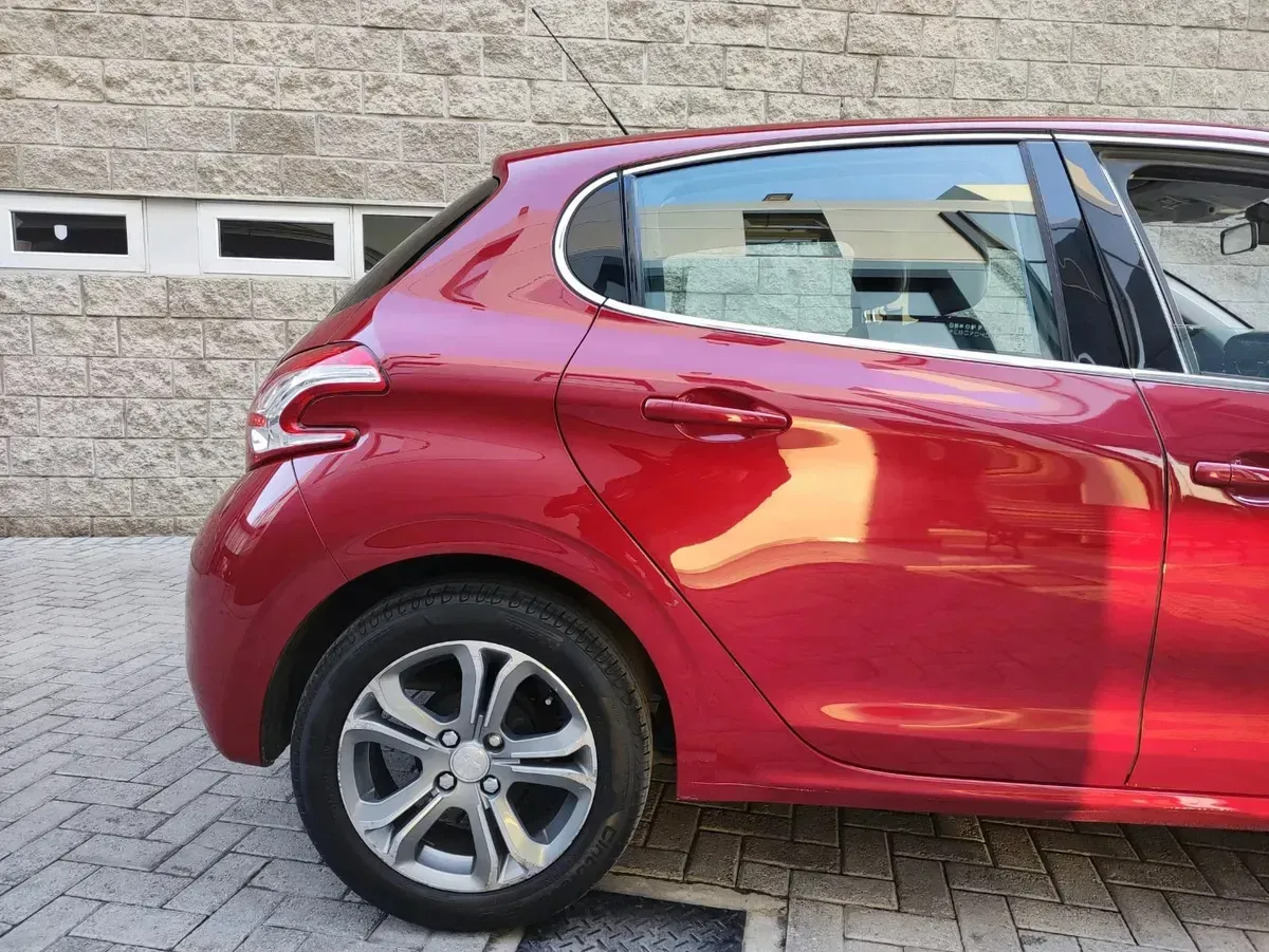 Mira esta publicación de Peugeot 208 2015 en Motordil