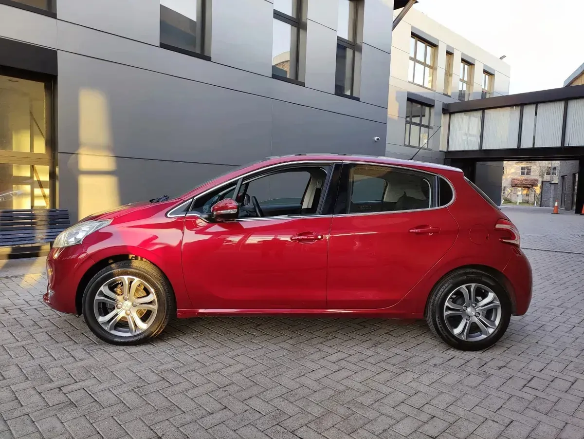 Mira esta publicación de Peugeot 208 2015 en Motordil