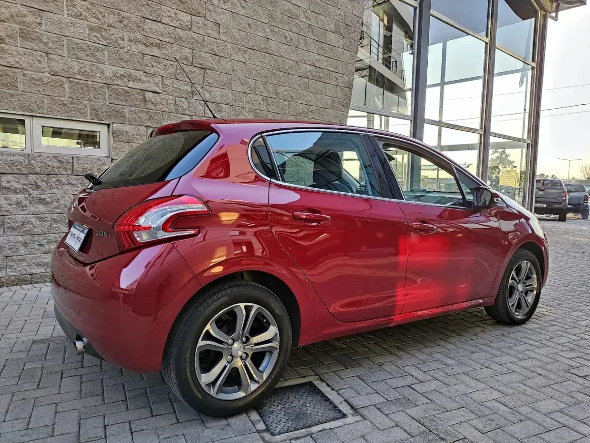 Mira esta publicación de Peugeot 208 2015 en Motordil