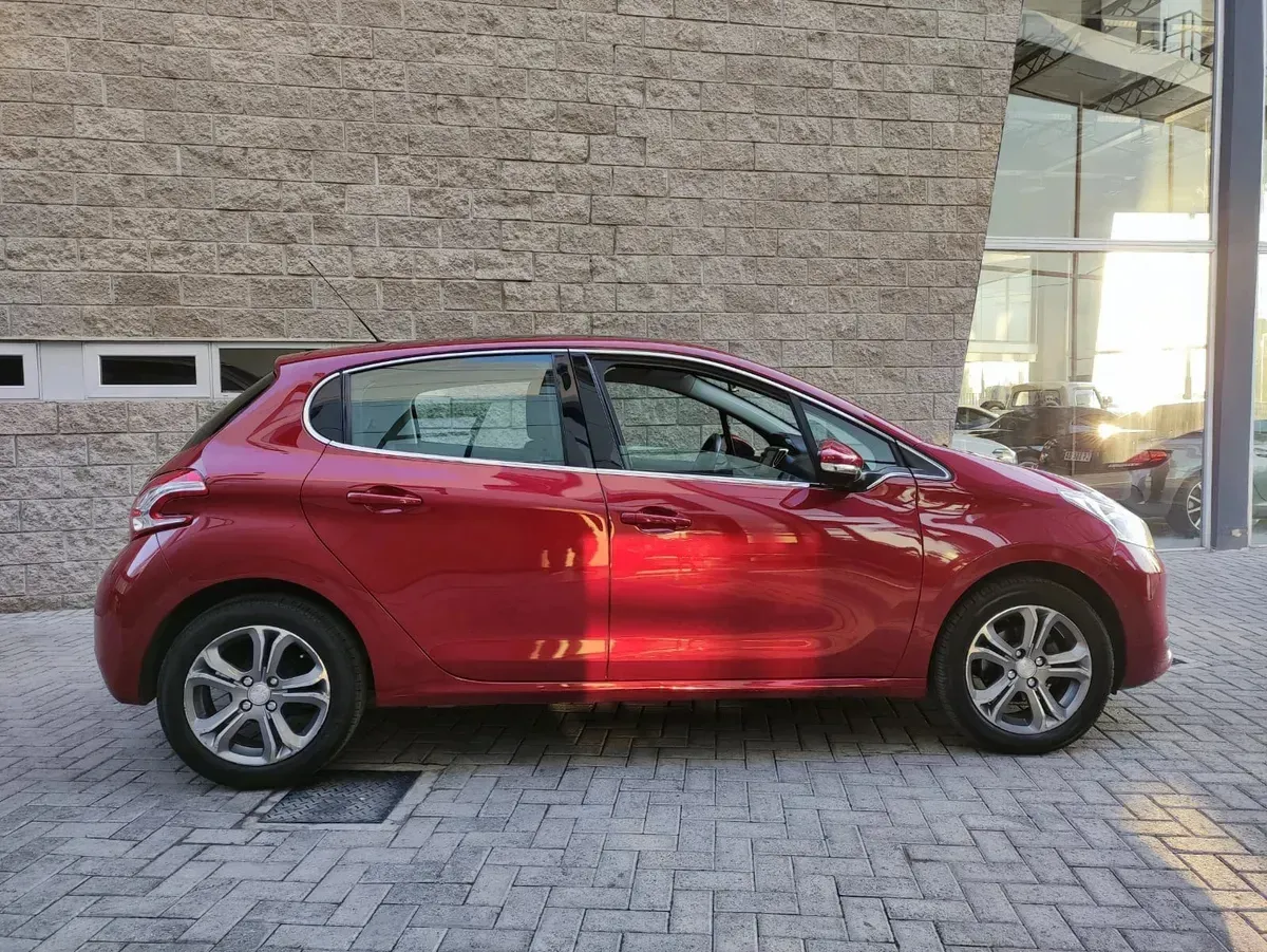 Mira esta publicación de Peugeot 208 2015 en Motordil