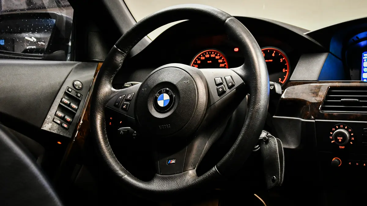 Mira esta publicación de BMW Serie 5 2006 en Motordil