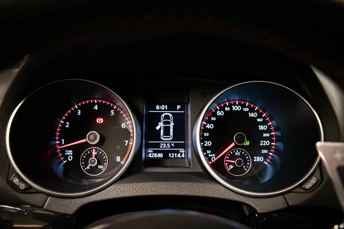 Mira esta publicación de Volkswagen Golf 2013 en Motordil