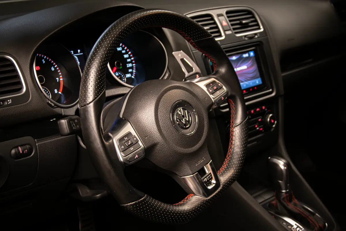 Mira esta publicación de Volkswagen Golf 2013 en Motordil