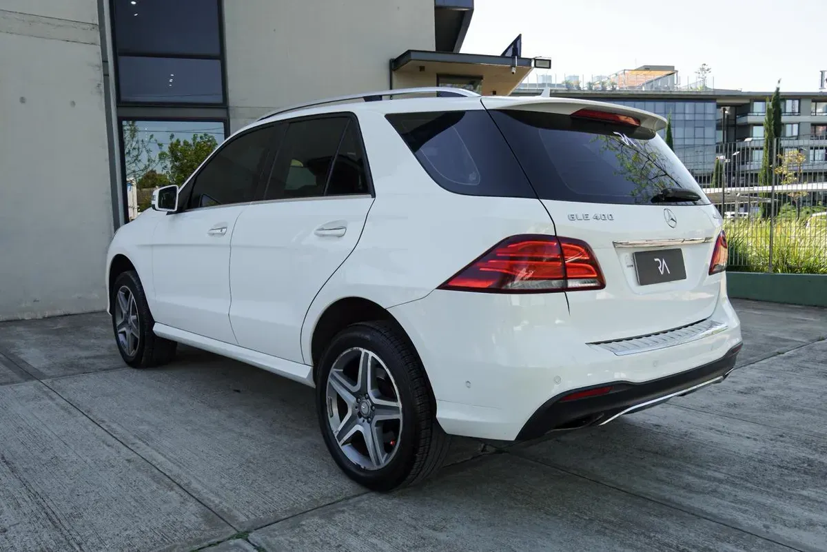 Mira esta publicación de Mercedes Benz GLE 2017 en Motordil