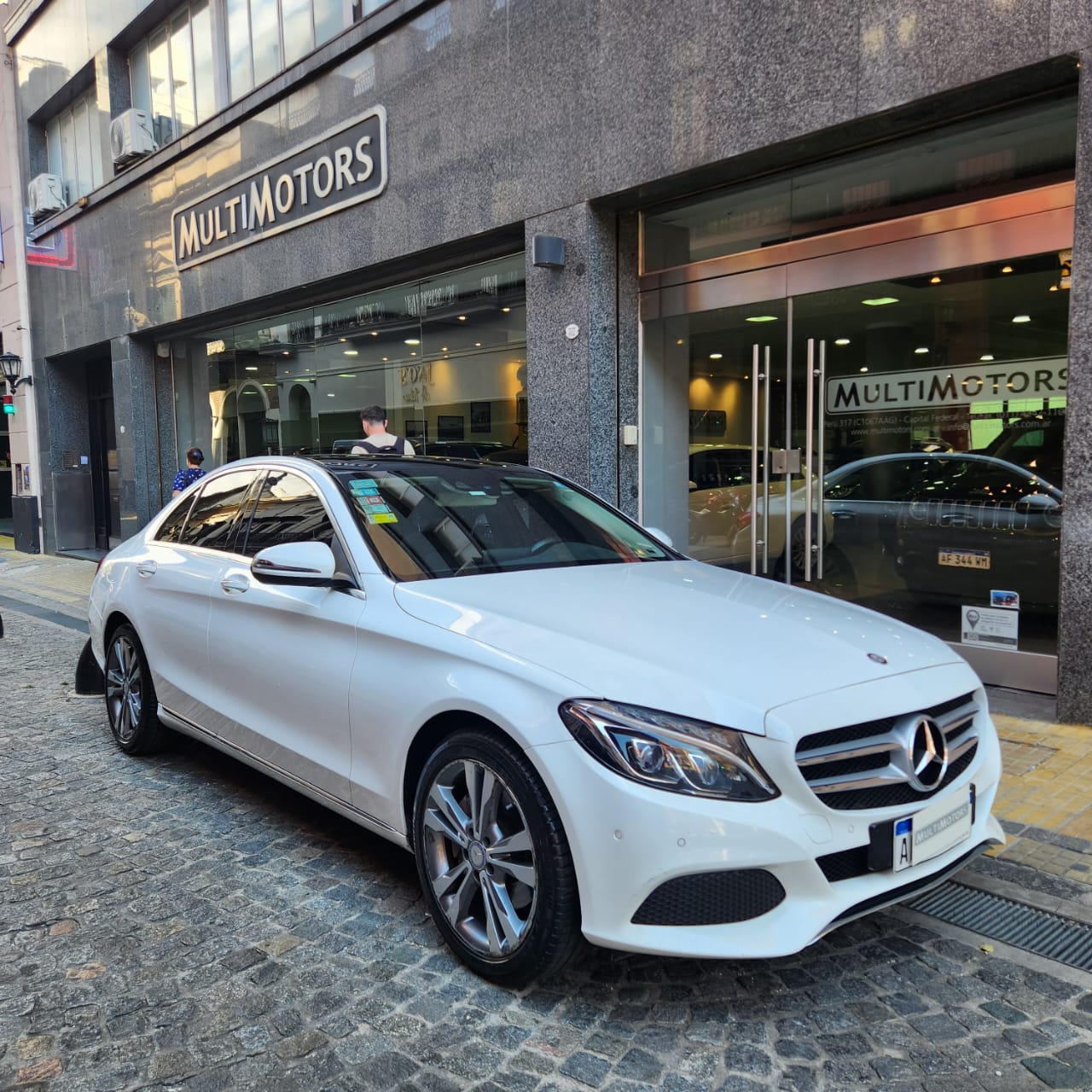 Mira esta publicación de Mercedes Benz Clase C 2017 en Motordil