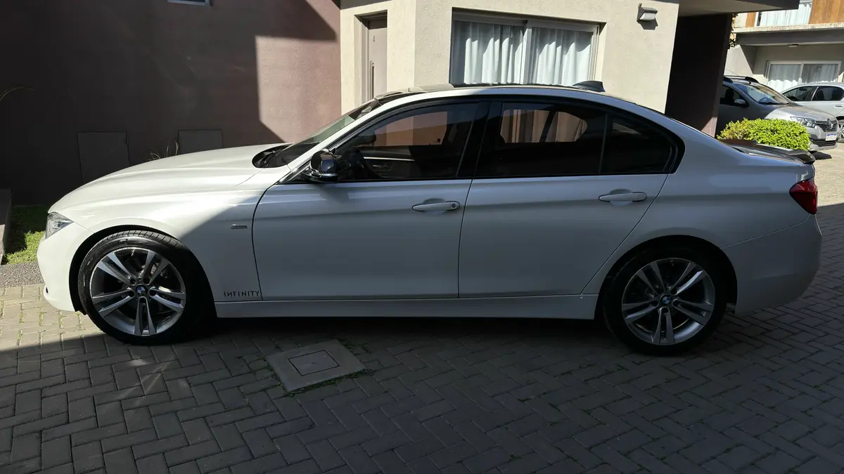 Mira esta publicación de BMW Serie 3 2018 en Motordil