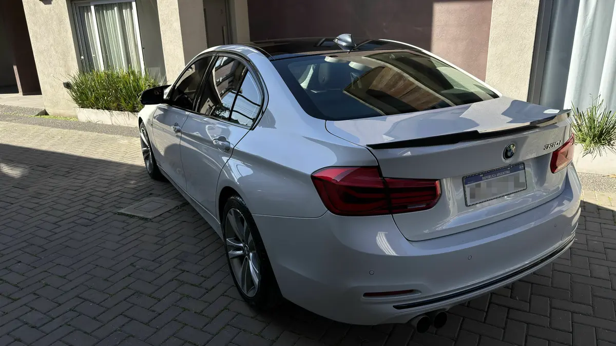 Mira esta publicación de BMW Serie 3 2018 en Motordil