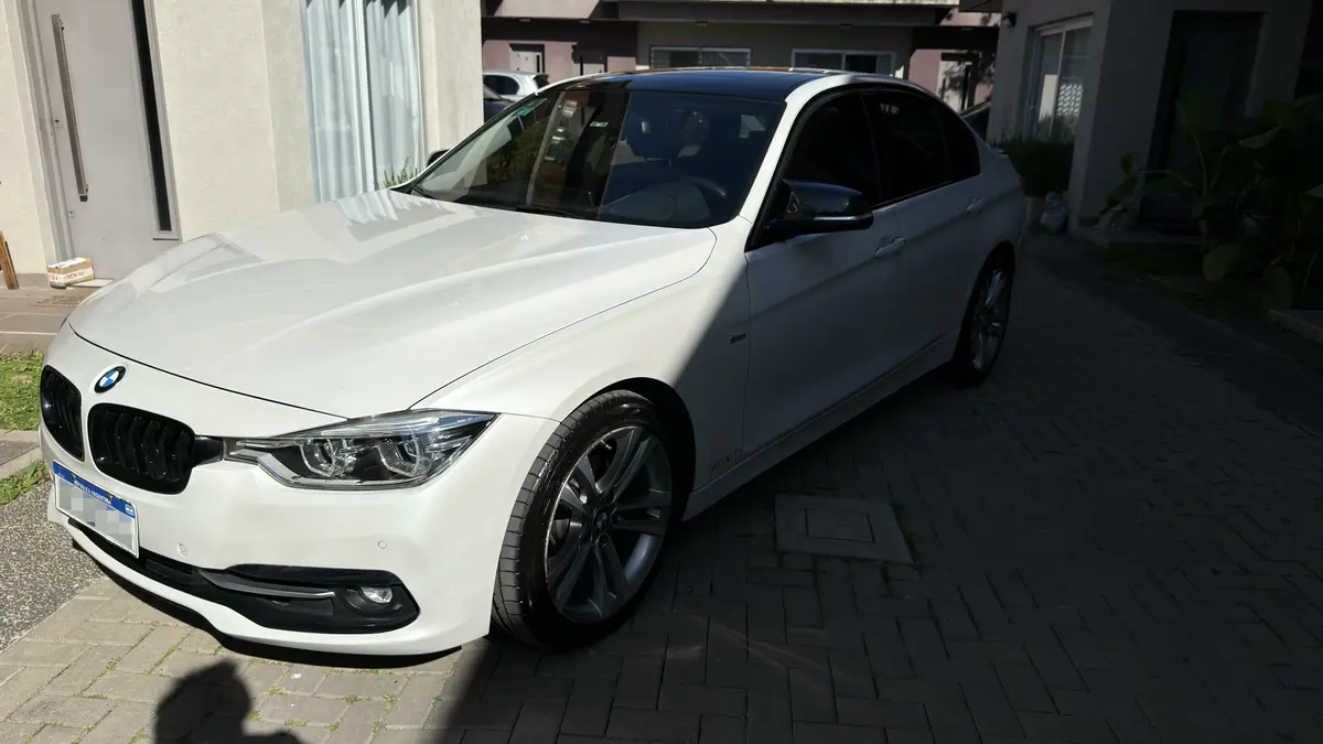 Mira esta publicación de BMW Serie 3 2018 en Motordil