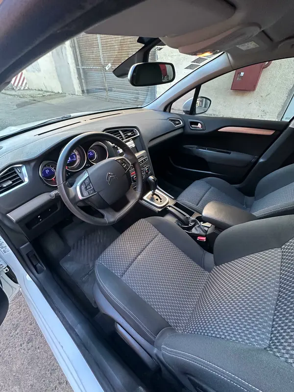 Mira esta publicación de Citroen C 4 Lounge 2017 en Motordil