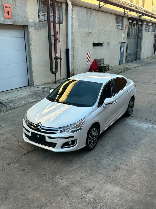Mira esta publicación de Citroen C 4 Lounge 2017 en Motordil
