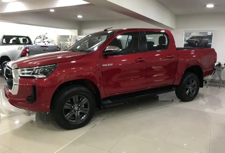 Mira esta publicación de Toyota Hilux 2025 en Motordil