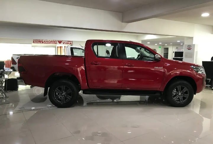 Mira esta publicación de Toyota Hilux 2025 en Motordil