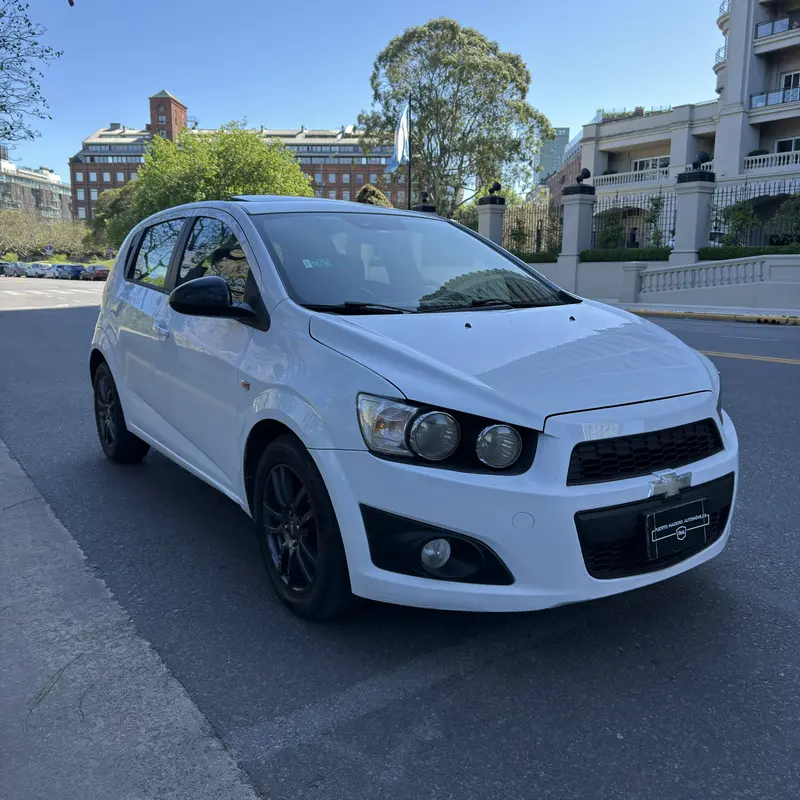 Mira esta publicación de Chevrolet Sonic 2015 en Motordil