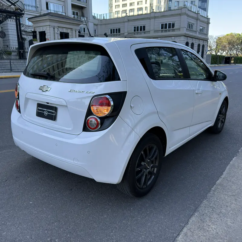 Mira esta publicación de Chevrolet Sonic 2015 en Motordil