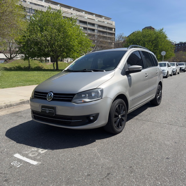 Mira esta publicación de Volkswagen Suran 2012 en Motordil