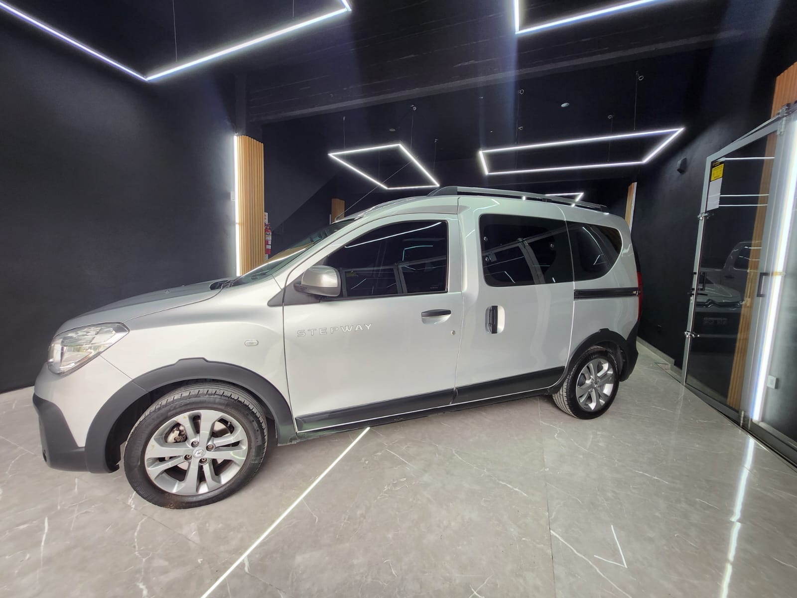 Mira esta publicación de Renault Kangoo 2024 en Motordil