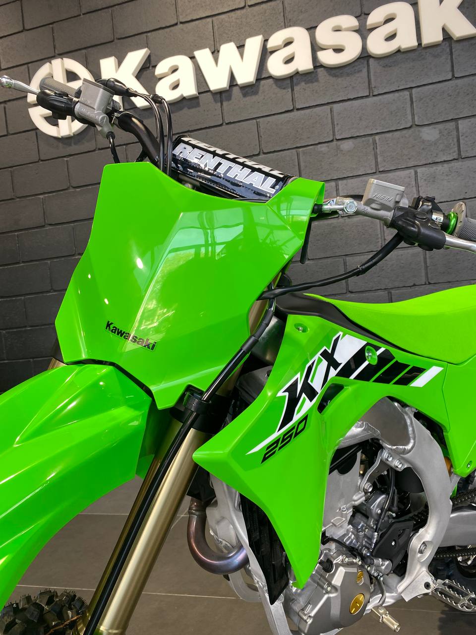 Mira esta publicación de Kawasaki KX 250 F 2025 en Motordil