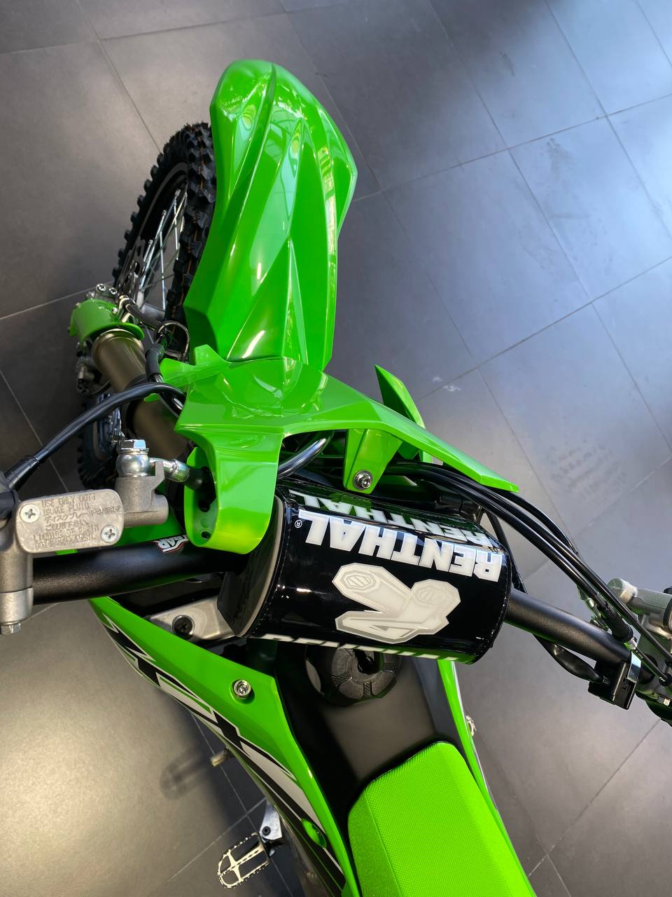 Mira esta publicación de Kawasaki KX 250 F 2025 en Motordil