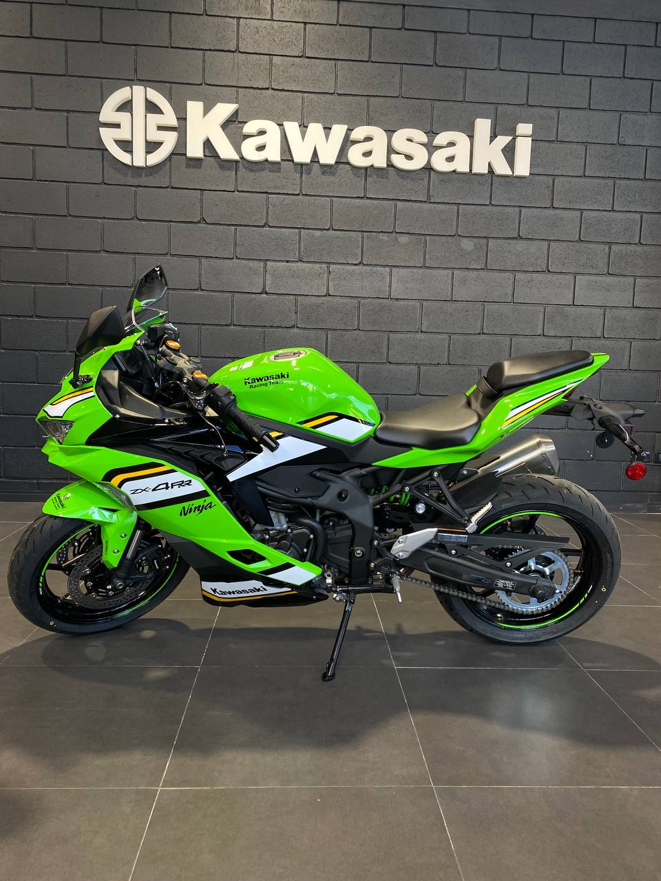 Mira esta publicación de Kawasaki ZX 400 2025 en Motordil