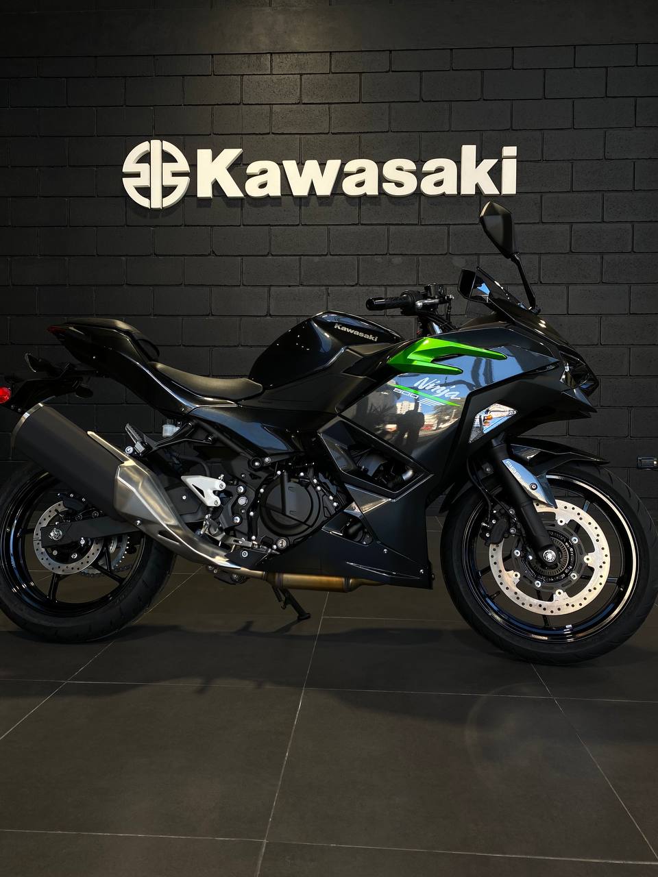 Mira esta publicación de Kawasaki Ninja 500 2025 en Motordil