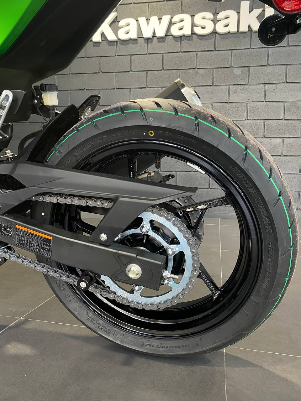 Mira esta publicación de Kawasaki Z 500 2025 en Motordil