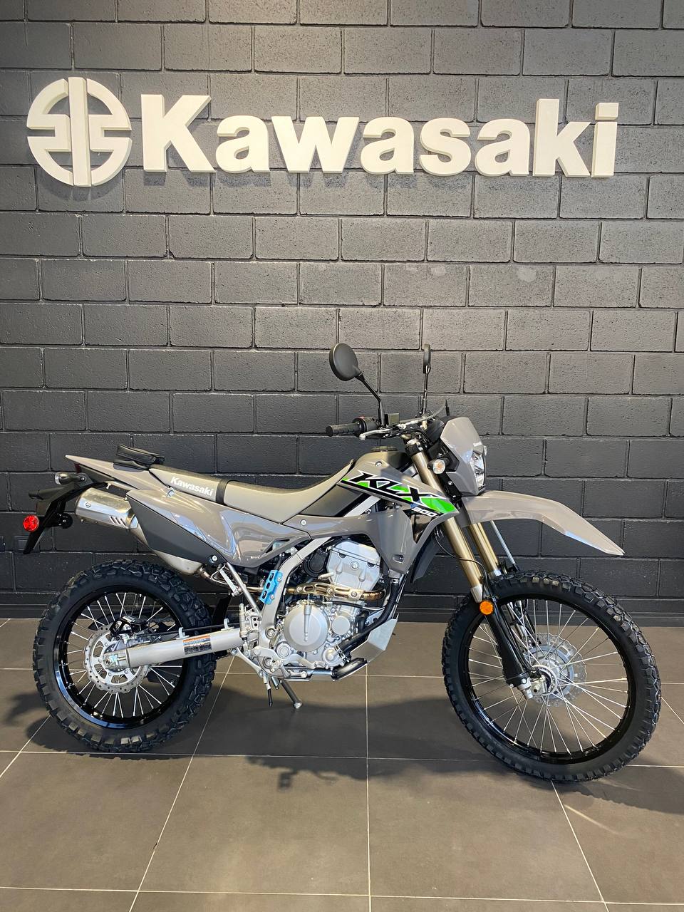 Mira esta publicación de Kawasaki KLX 300 2025 en Motordil