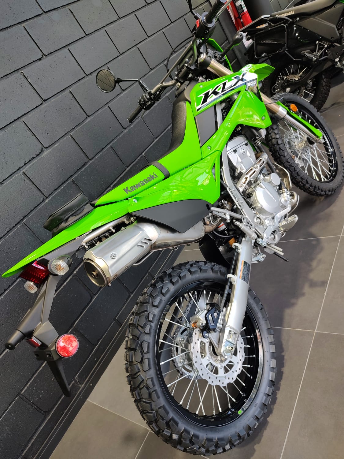 Mira esta publicación de Kawasaki KLX 300 2025 en Motordil