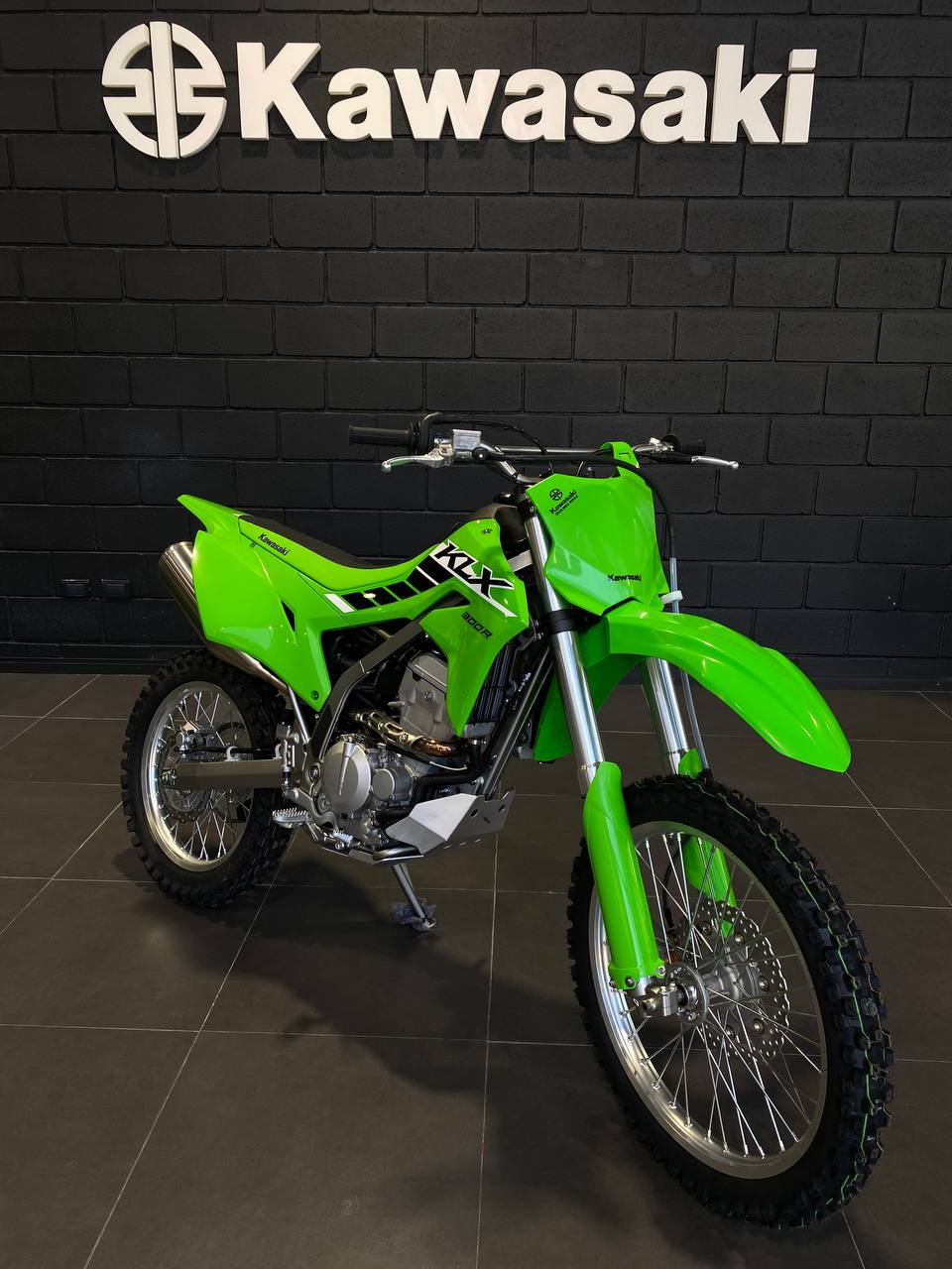 Mira esta publicación de Kawasaki KLX 300 R 2025 en Motordil