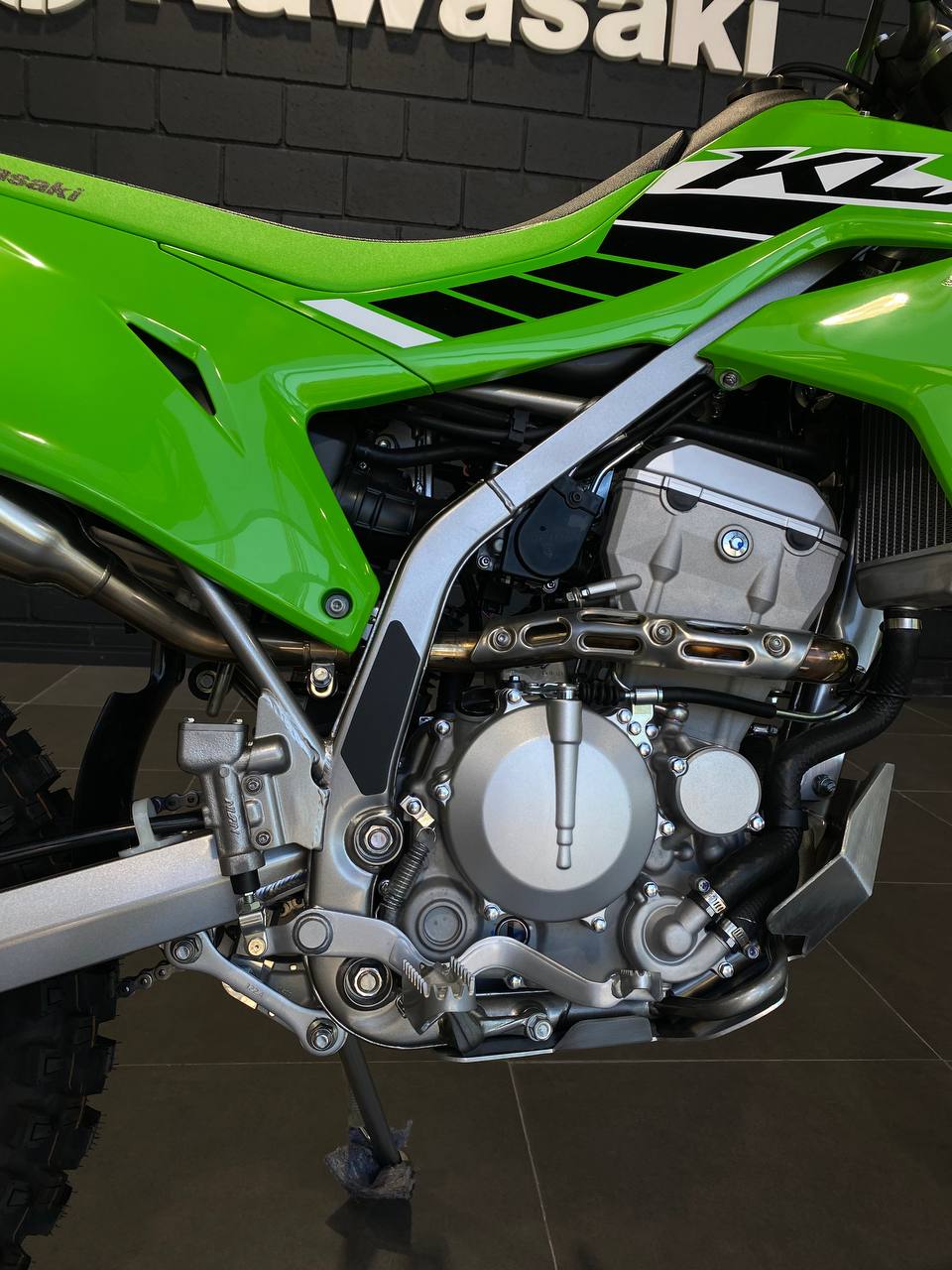 Mira esta publicación de Kawasaki KLX 300 R 2025 en Motordil