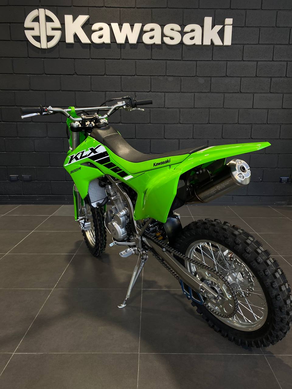 Mira esta publicación de Kawasaki KLX 300 R 2025 en Motordil