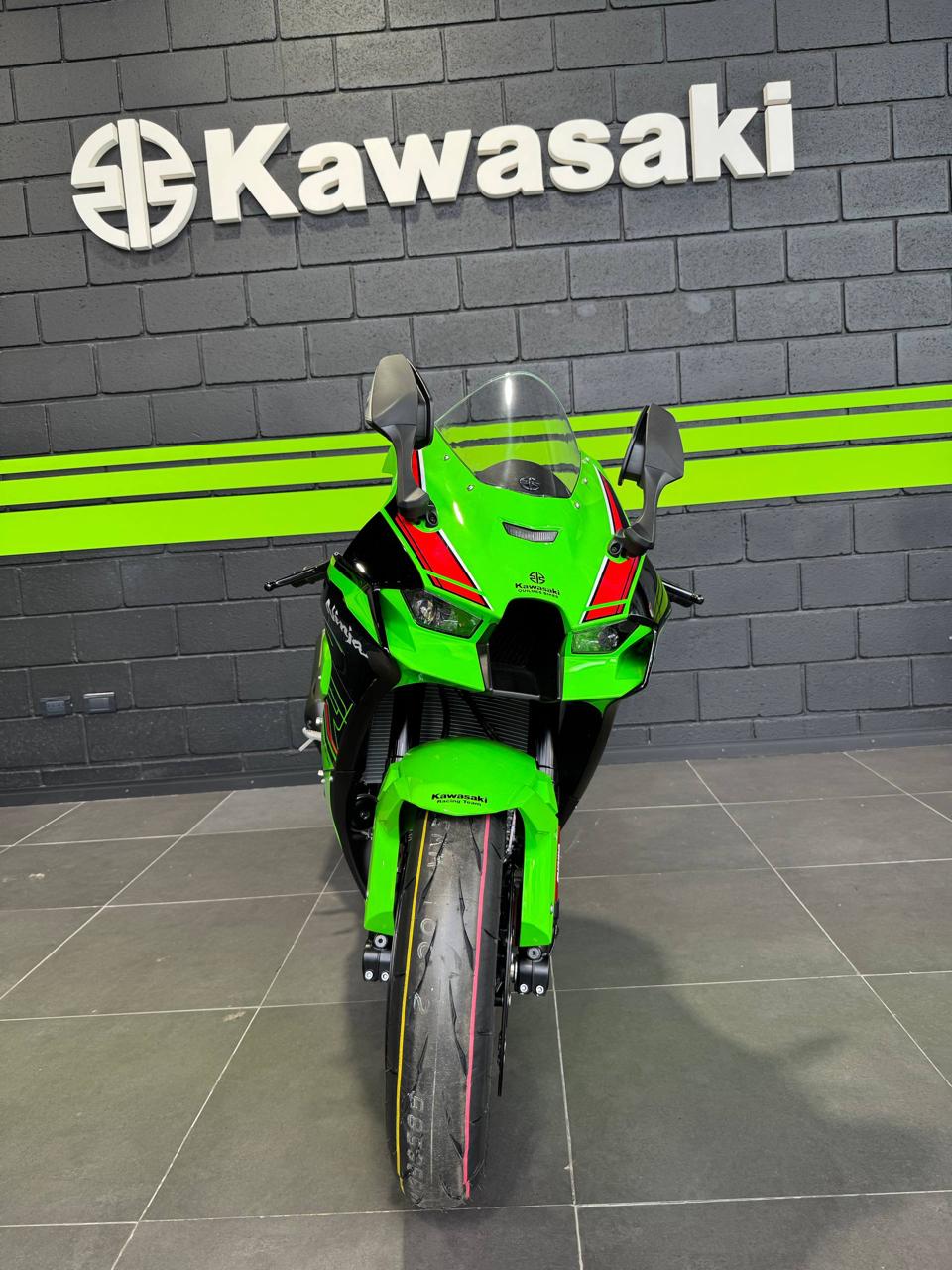 Mira esta publicación de Kawasaki ZX 10R 2025 en Motordil