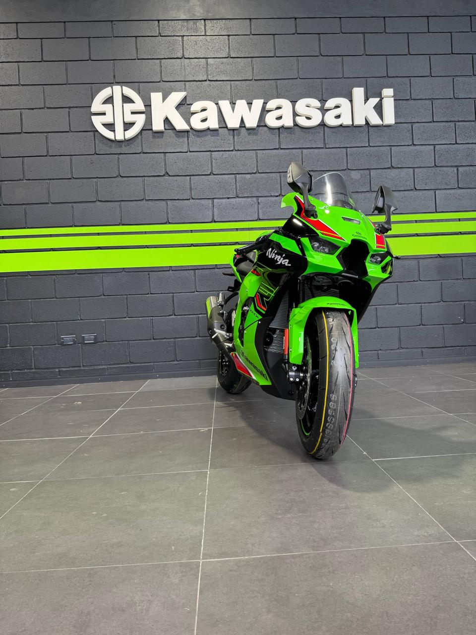 Mira esta publicación de Kawasaki ZX 10R 2025 en Motordil