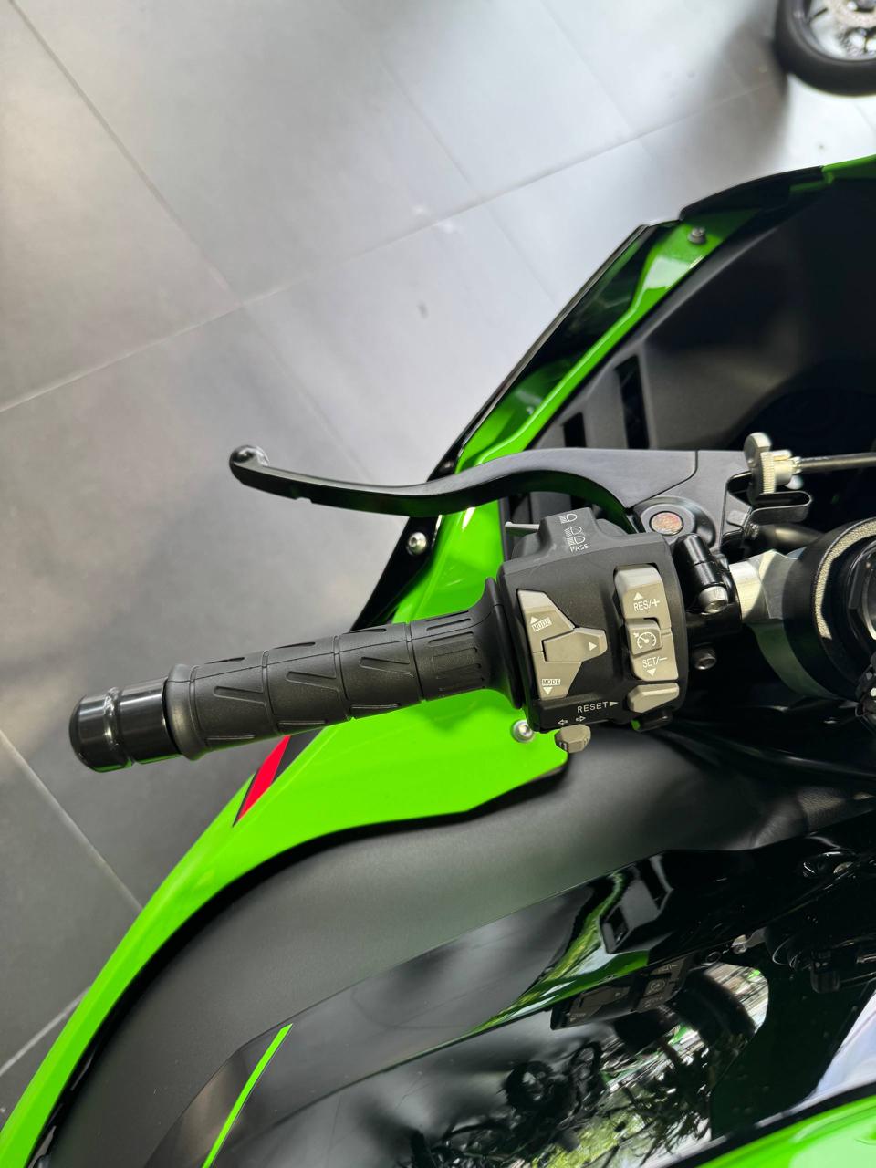 Mira esta publicación de Kawasaki ZX 10R 2025 en Motordil