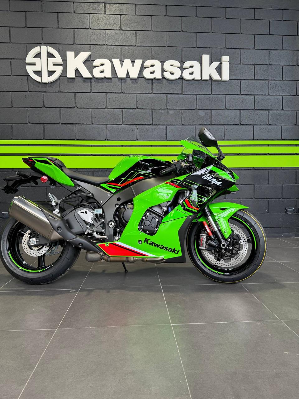 Mira esta publicación de Kawasaki ZX 10R 2025 en Motordil