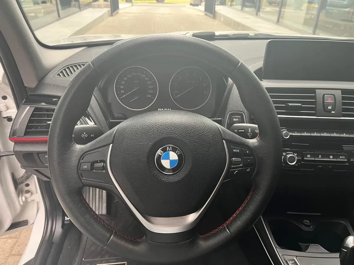 Mira esta publicación de BMW Serie 1 2017 en Motordil