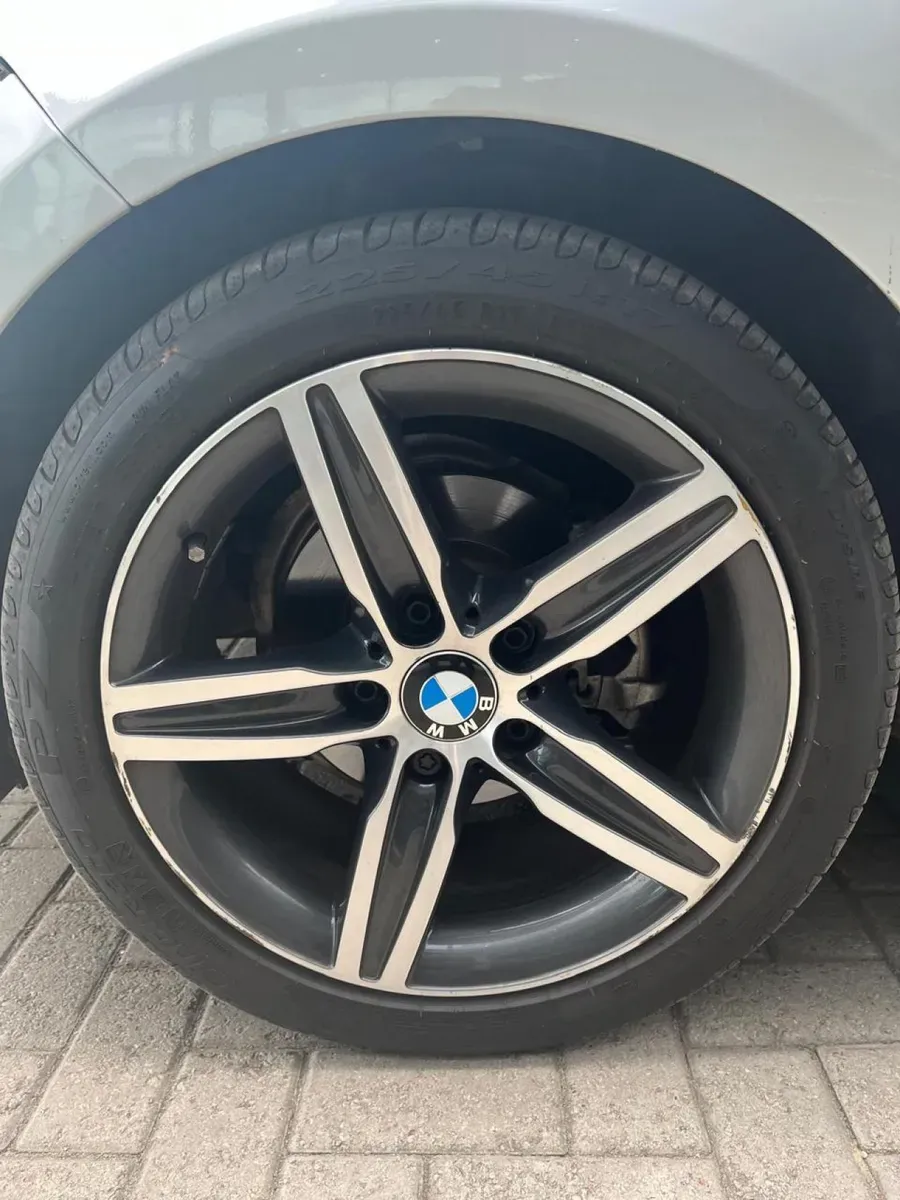 Mira esta publicación de BMW Serie 1 2017 en Motordil