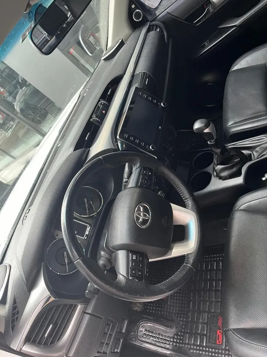 Mira esta publicación de Toyota Hilux 2017 en Motordil