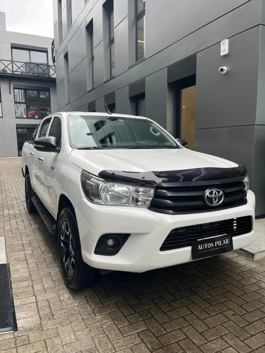 Mira esta publicación de Toyota Hilux 2017 en Motordil